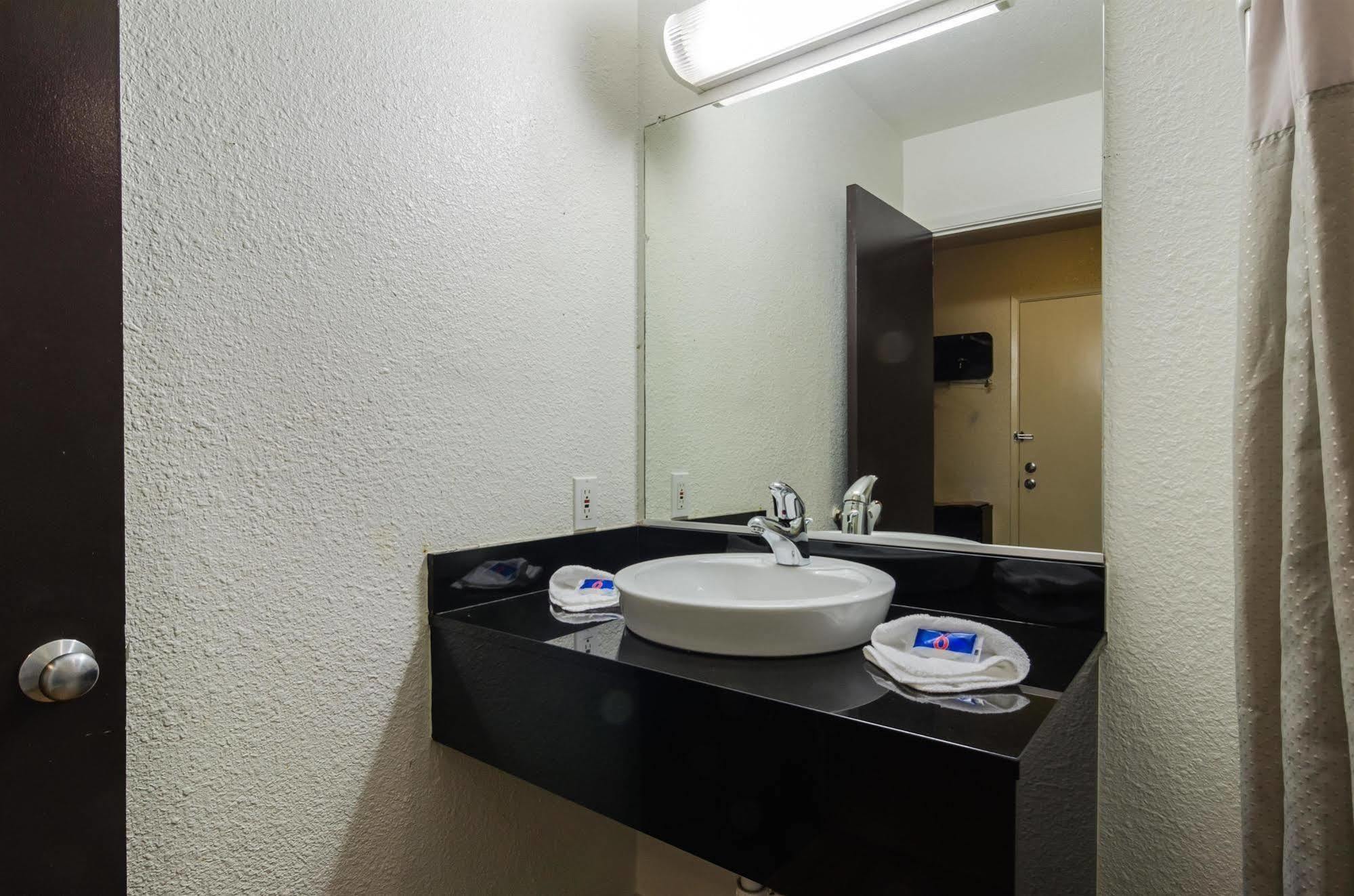 Motel 6-Seattle, Wa - Sea-Tac Airport South Ситак Экстерьер фото